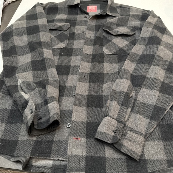 Wrangler RED Plaid Flannel Shirt Men's XXL Gray‎ Black Button Front.      3820 - Picture 2 of 8